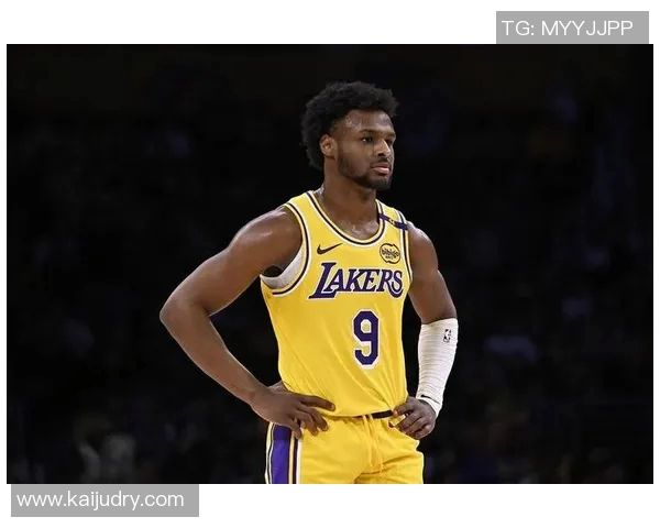 湖人对阵开拓者最新比分实时更新及赛况分析