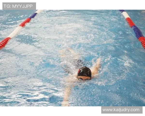 自由泳比赛中的心理调适与备战策略解析 自由泳比赛中的心理调适与备战策略解析